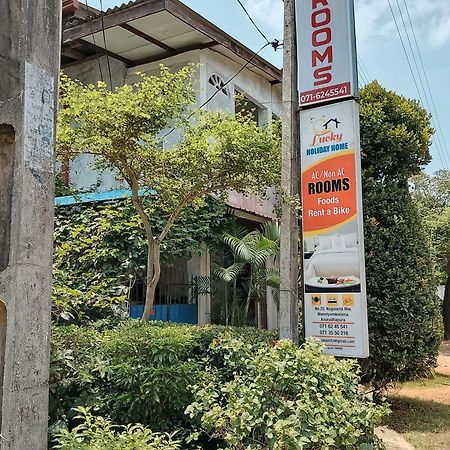 Lucky Holiday Home Anuradhapura Buitenkant foto