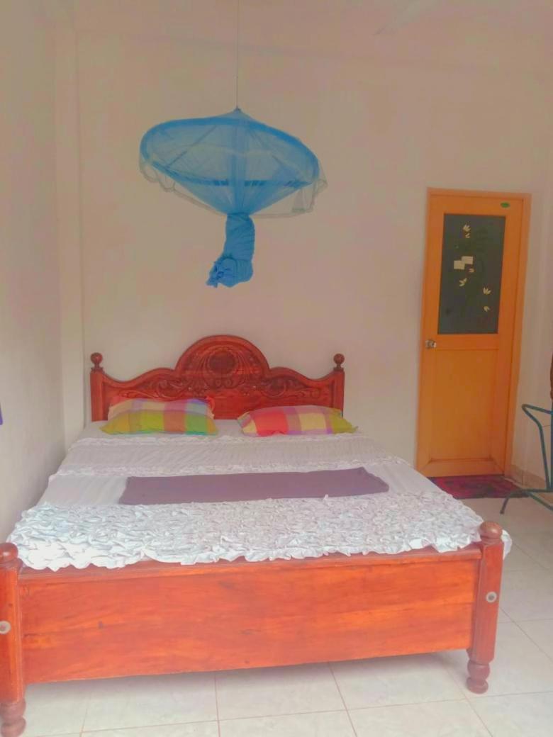 Lucky Holiday Home Anuradhapura Buitenkant foto