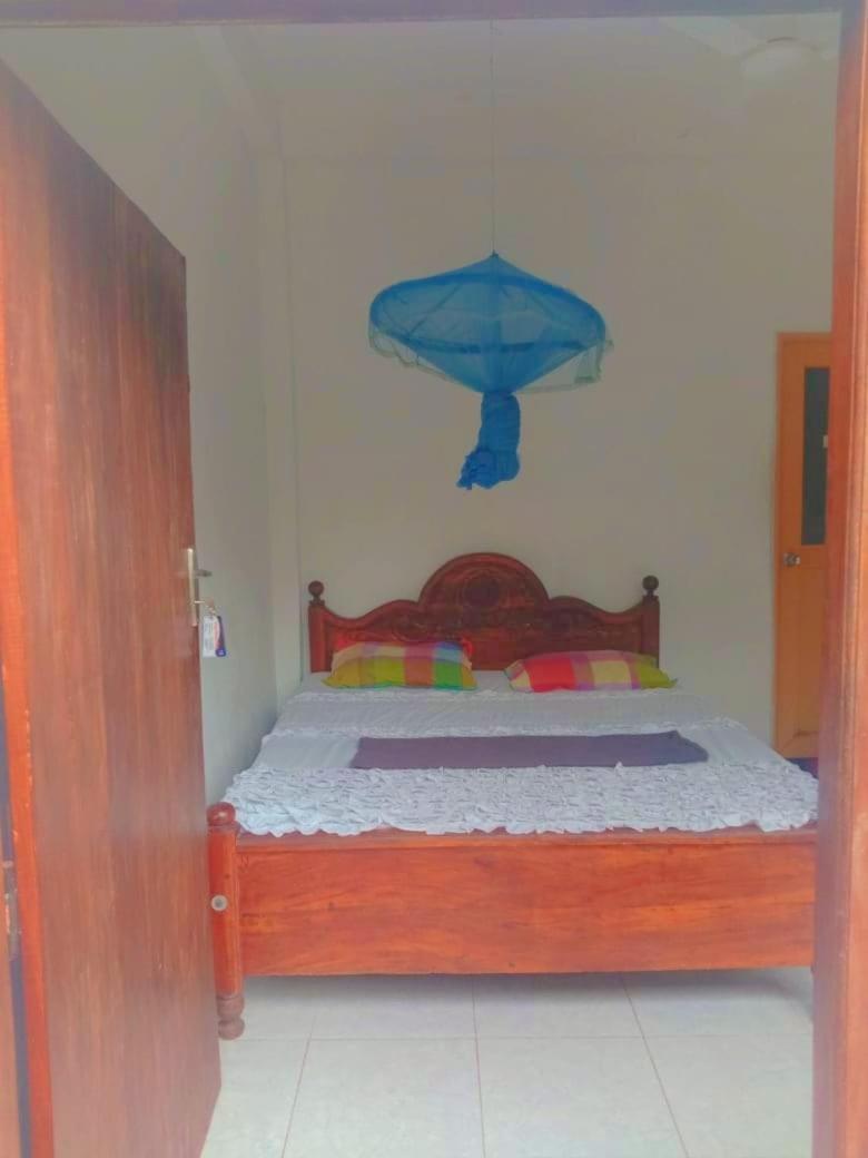 Lucky Holiday Home Anuradhapura Buitenkant foto