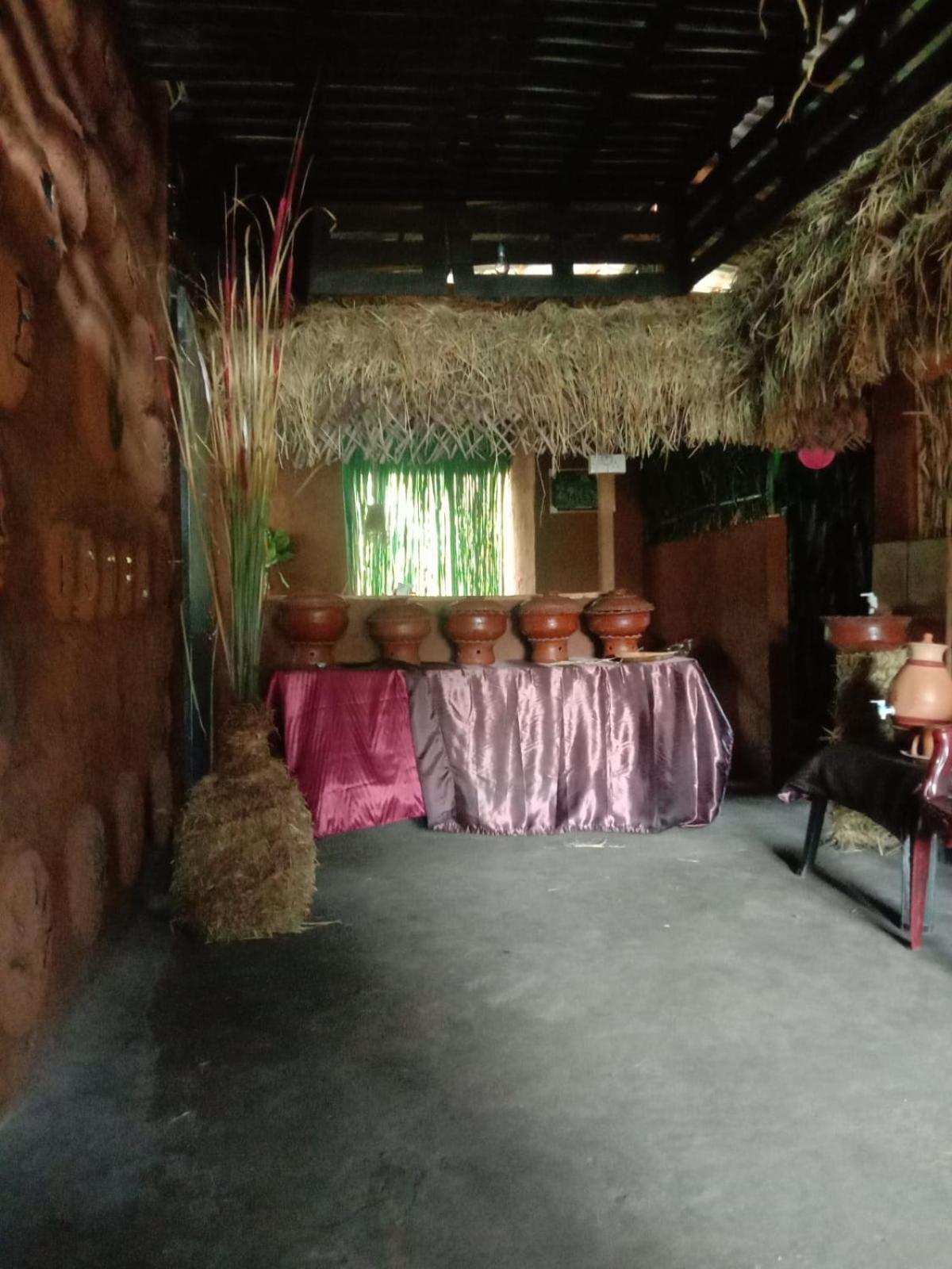 Lucky Holiday Home Anuradhapura Buitenkant foto