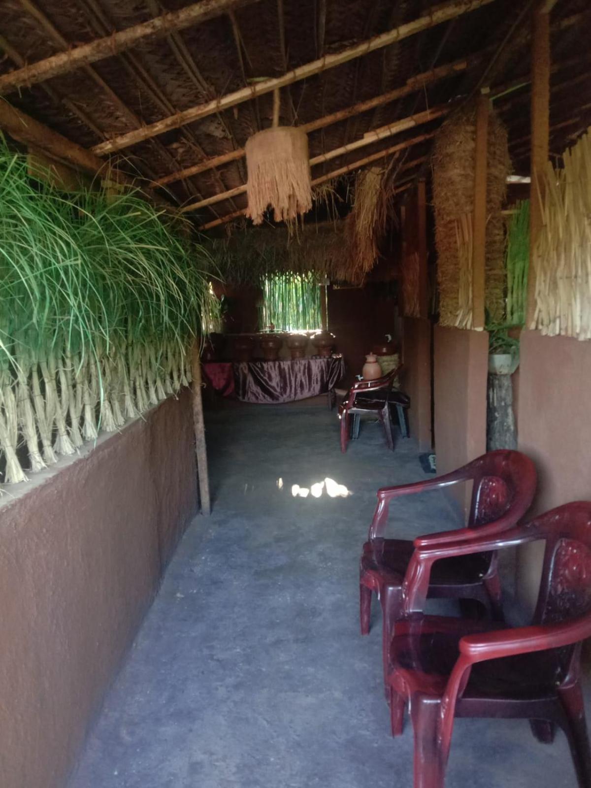 Lucky Holiday Home Anuradhapura Buitenkant foto