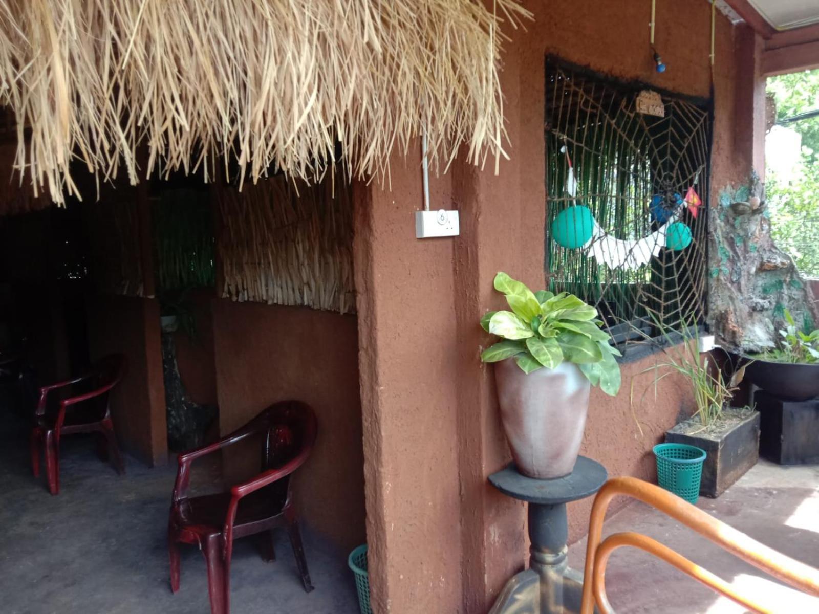 Lucky Holiday Home Anuradhapura Buitenkant foto