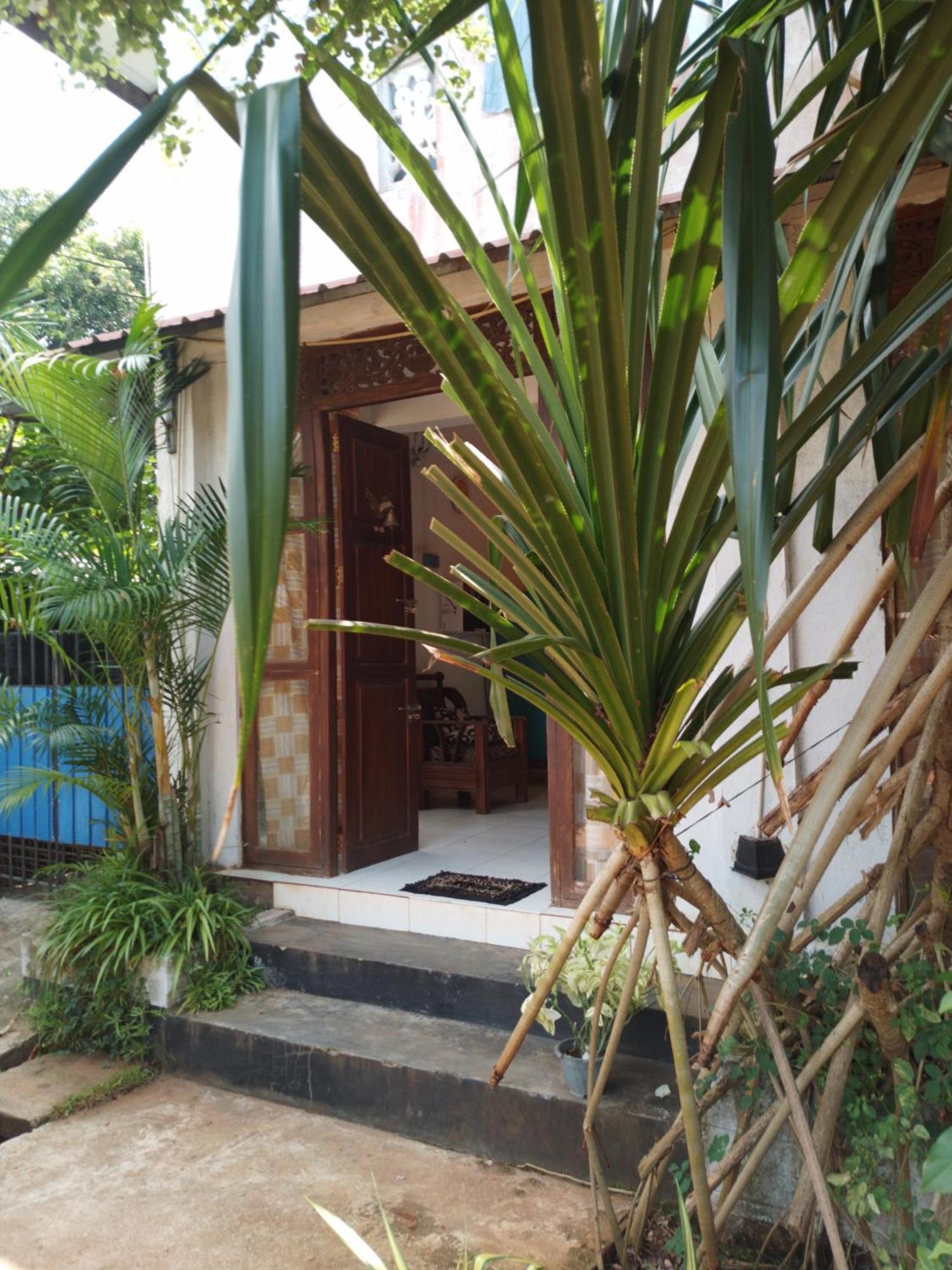 Lucky Holiday Home Anuradhapura Buitenkant foto
