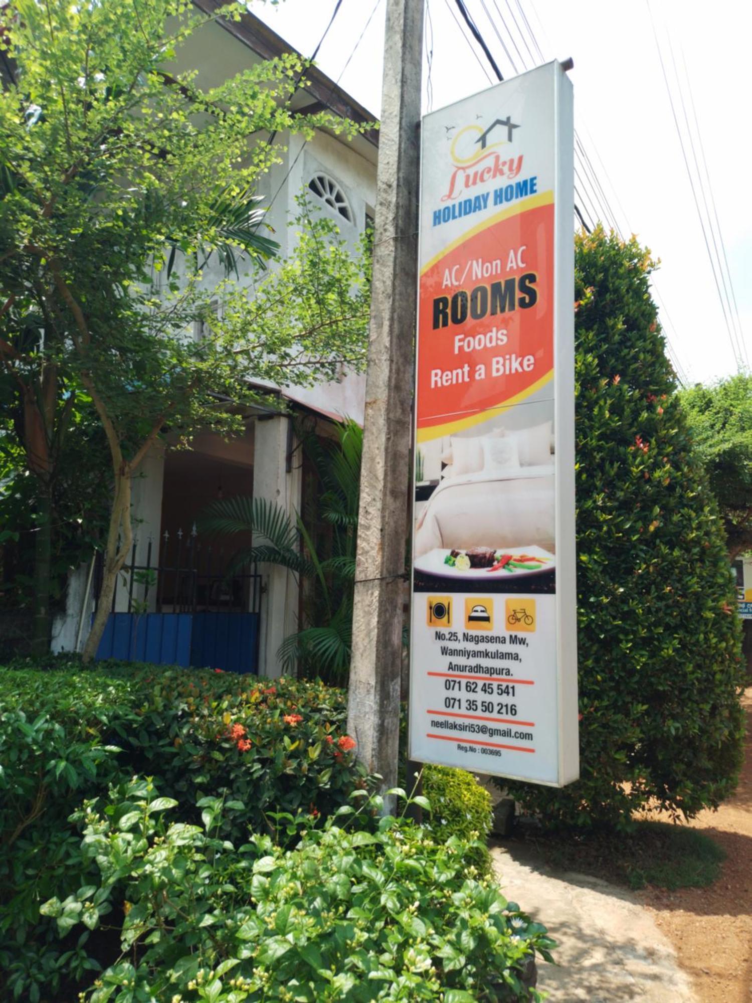 Lucky Holiday Home Anuradhapura Buitenkant foto