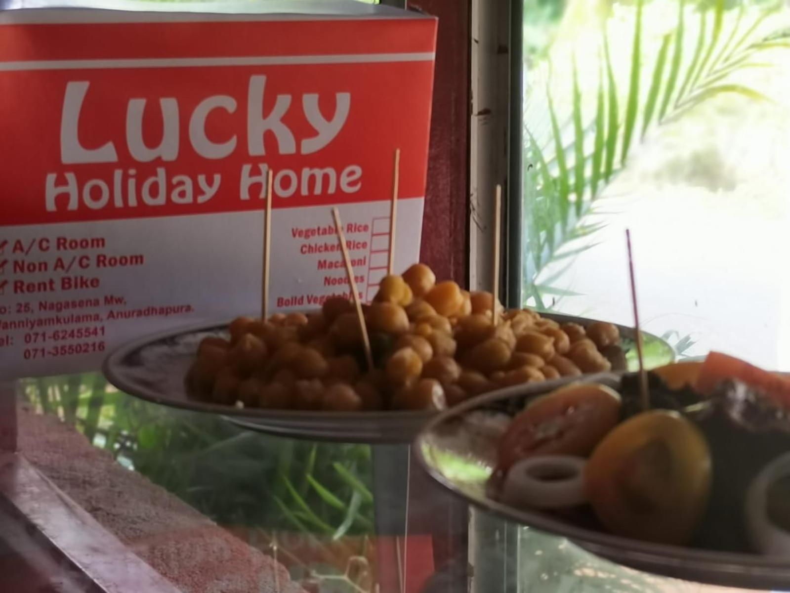 Lucky Holiday Home Anuradhapura Buitenkant foto