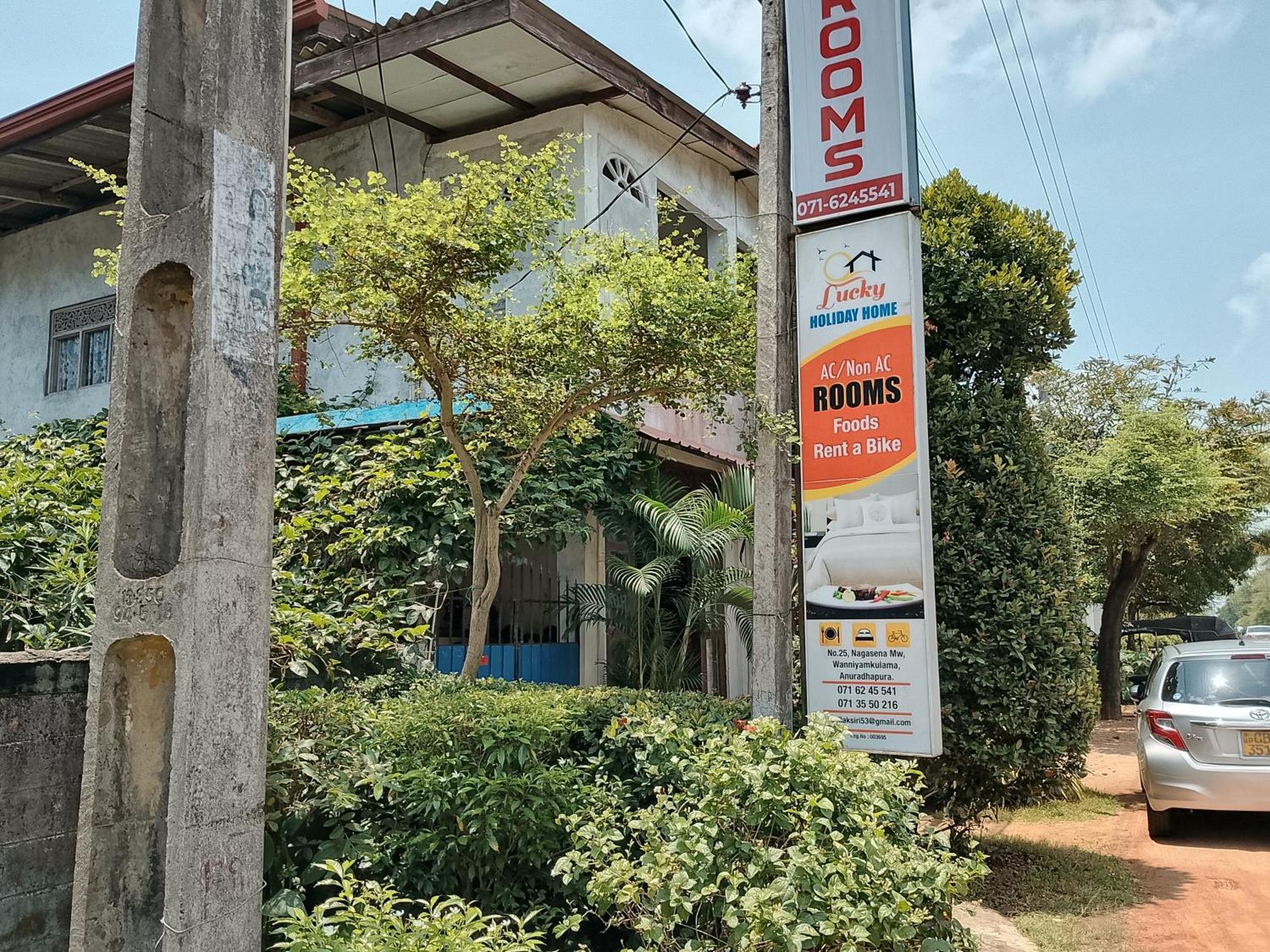 Lucky Holiday Home Anuradhapura Buitenkant foto
