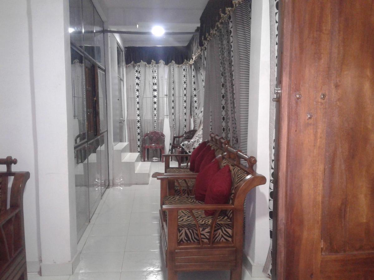 Lucky Holiday Home Anuradhapura Buitenkant foto